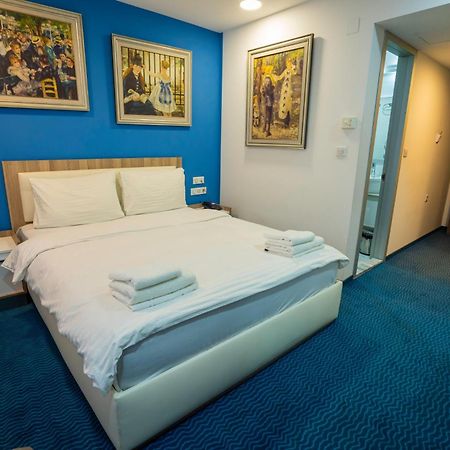 Central Hotel, Fitness And Spa Vinica Bagian luar foto