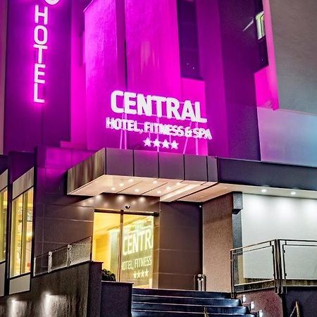 Central Hotel, Fitness And Spa Vinica Bagian luar foto