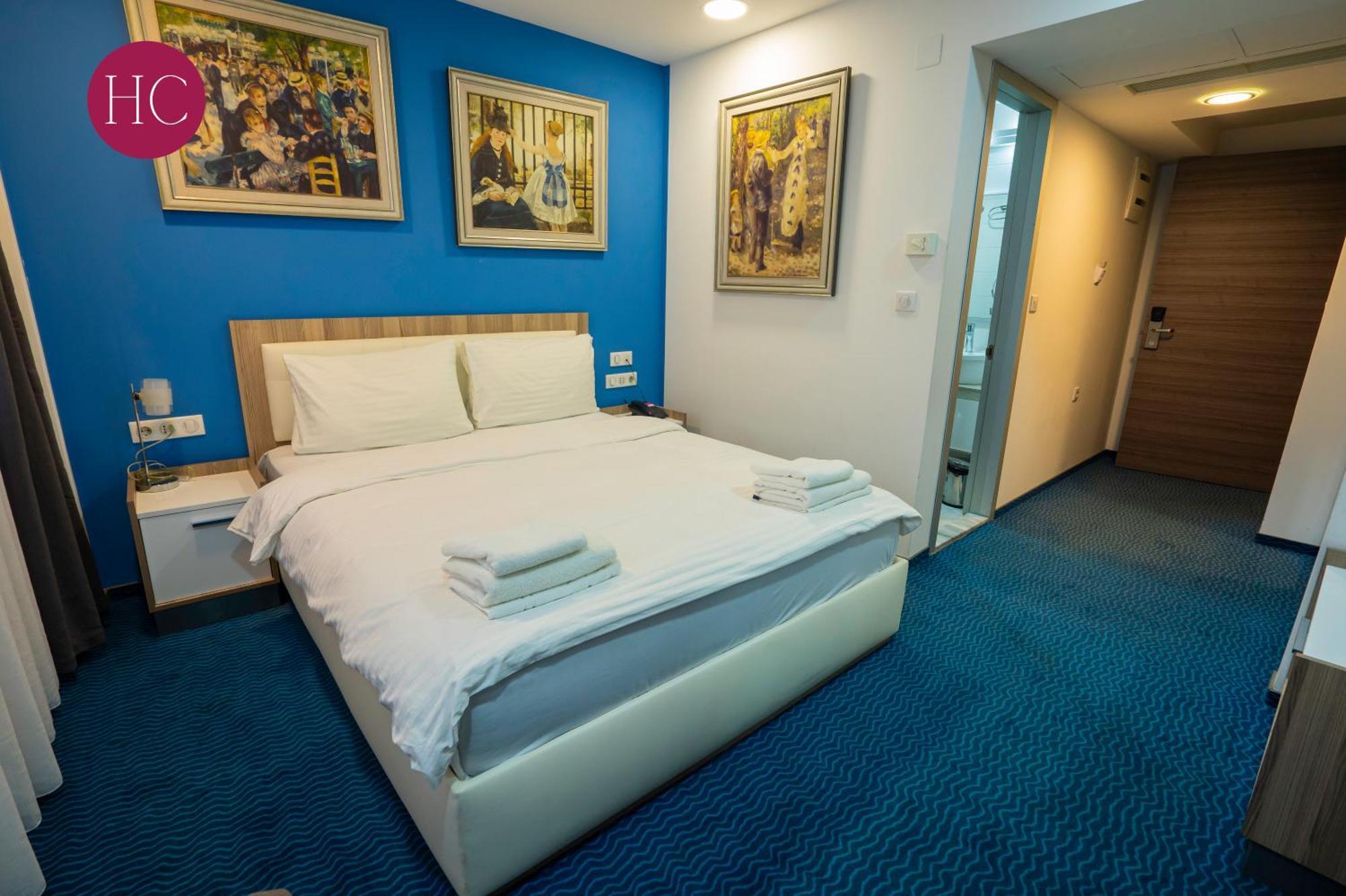 Central Hotel, Fitness And Spa Vinica Bagian luar foto