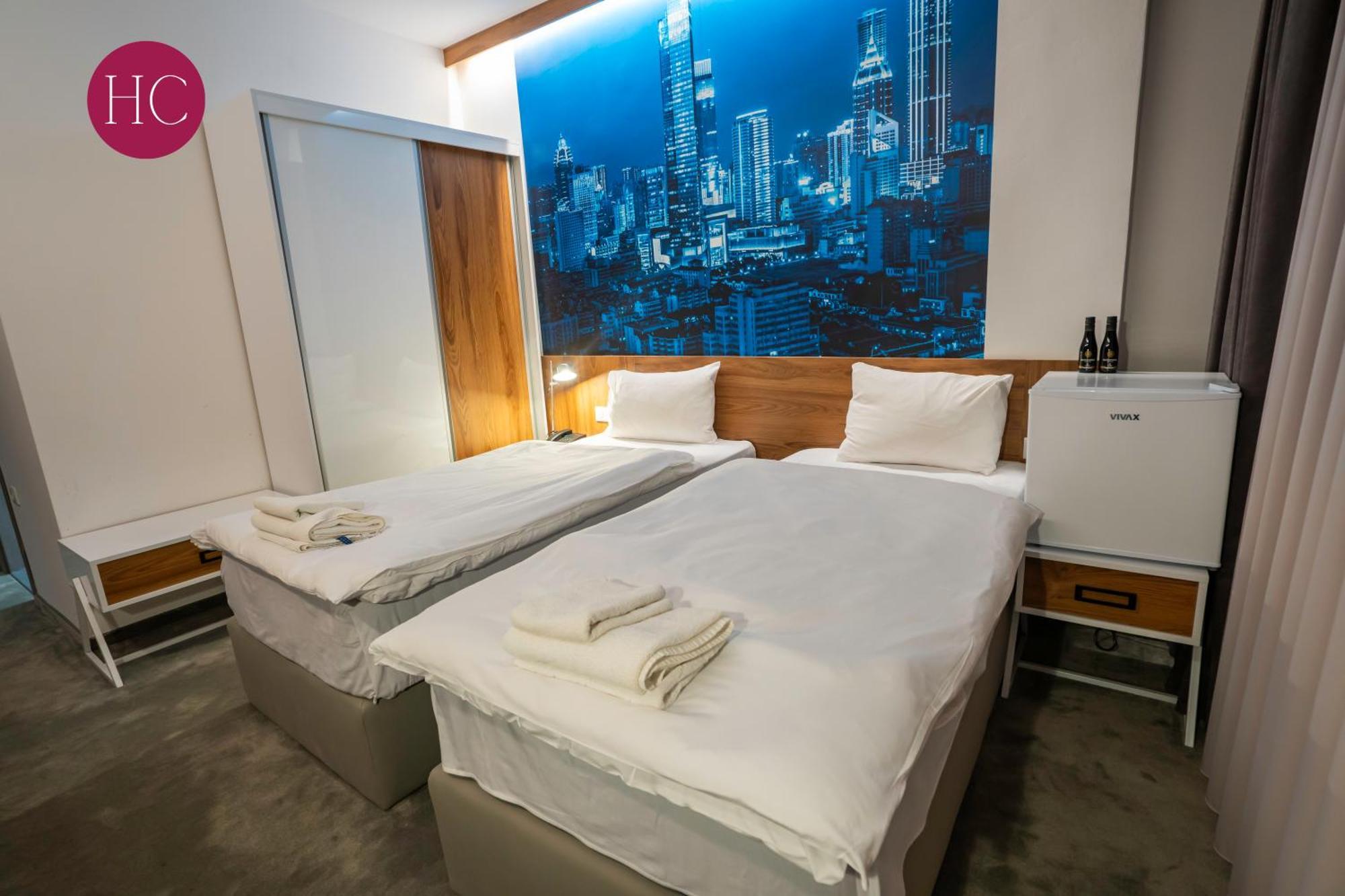 Central Hotel, Fitness And Spa Vinica Bagian luar foto