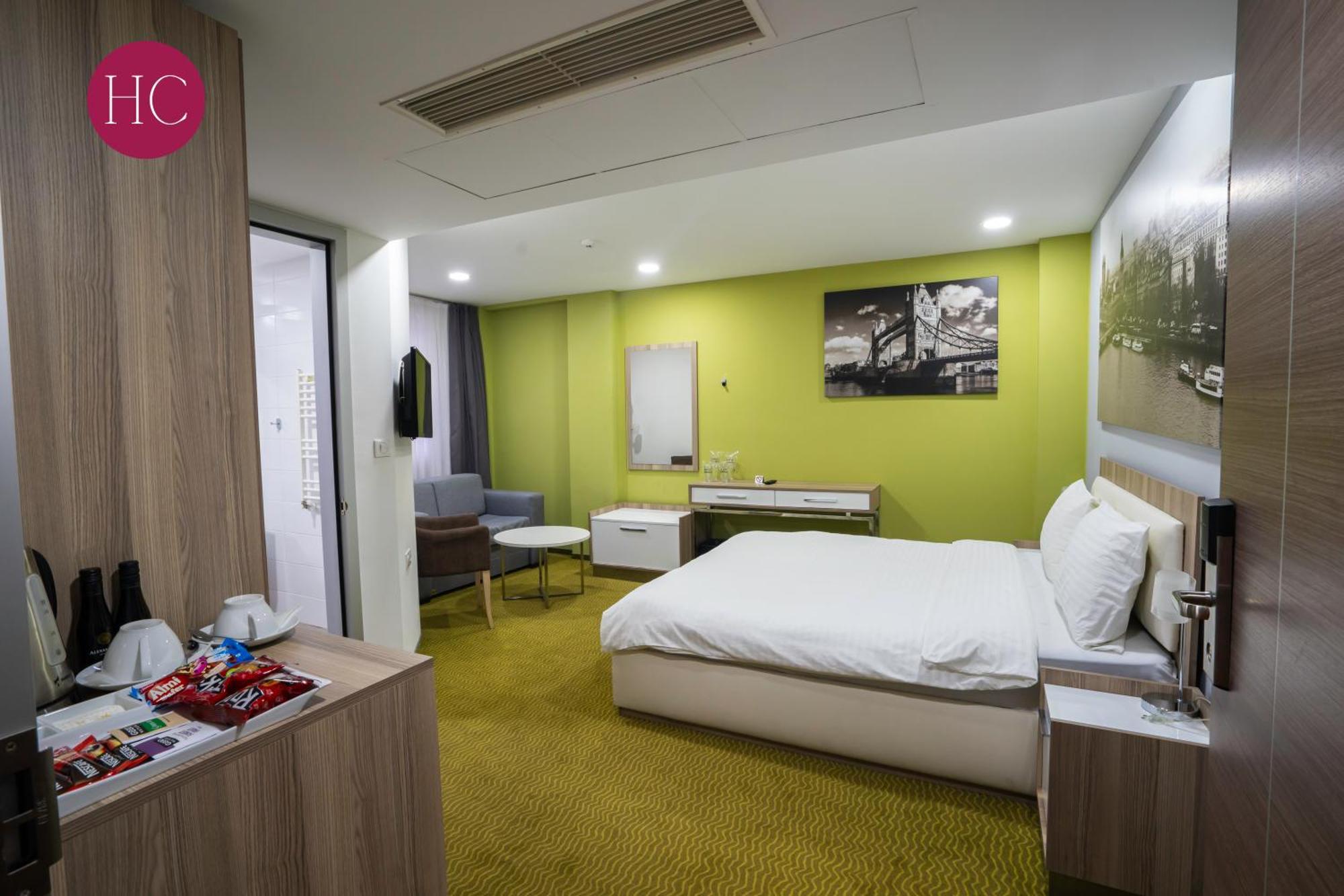 Central Hotel, Fitness And Spa Vinica Bagian luar foto