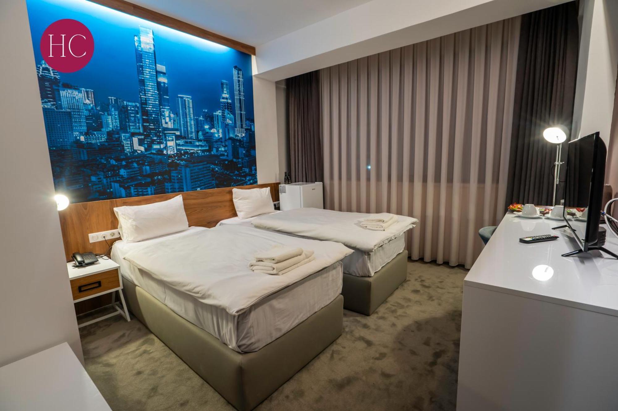 Central Hotel, Fitness And Spa Vinica Bagian luar foto