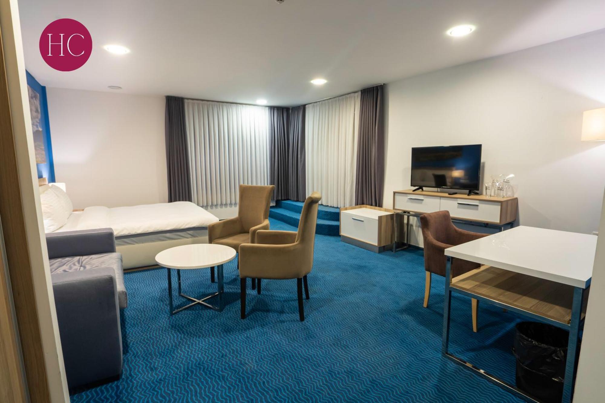 Central Hotel, Fitness And Spa Vinica Bagian luar foto