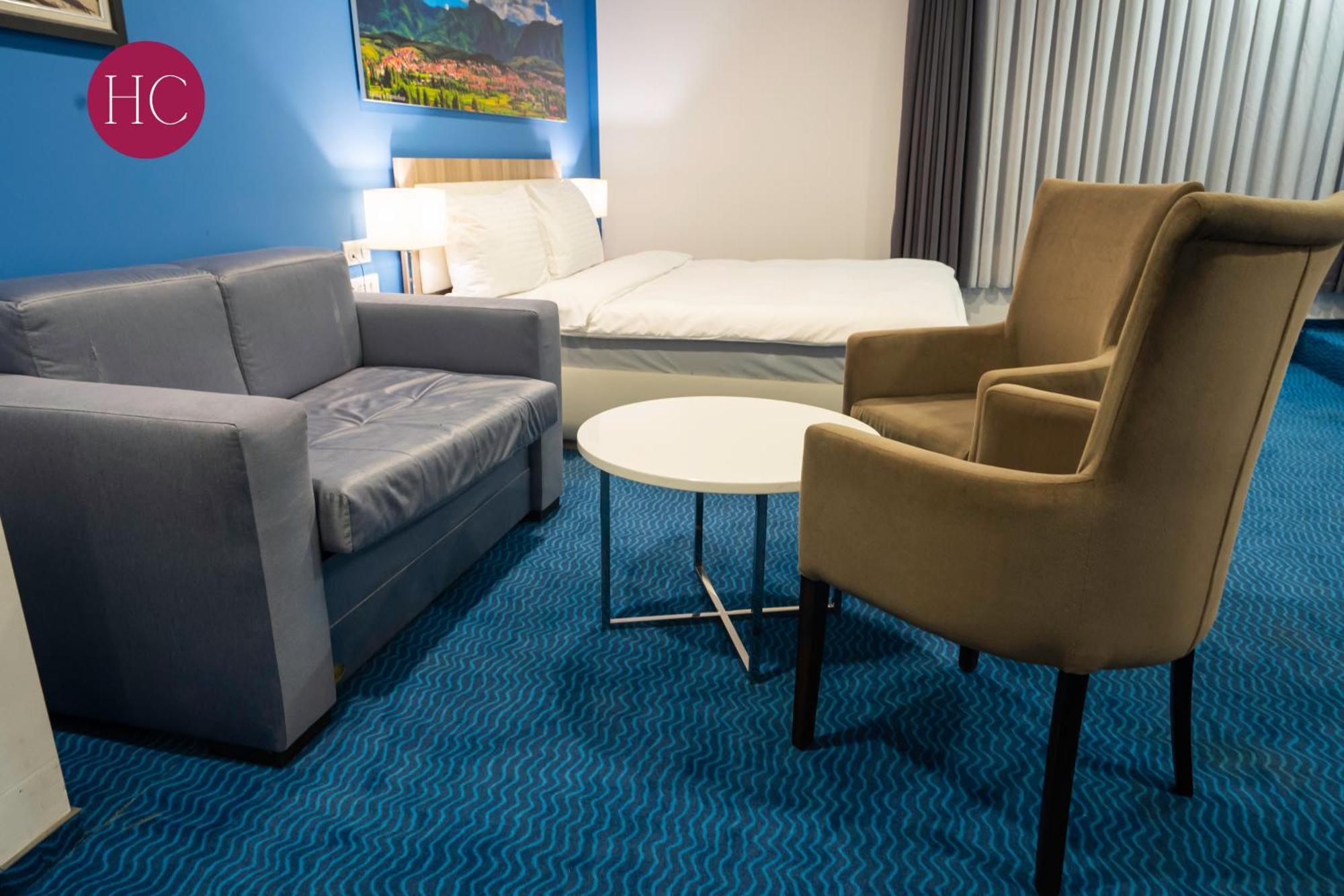 Central Hotel, Fitness And Spa Vinica Bagian luar foto