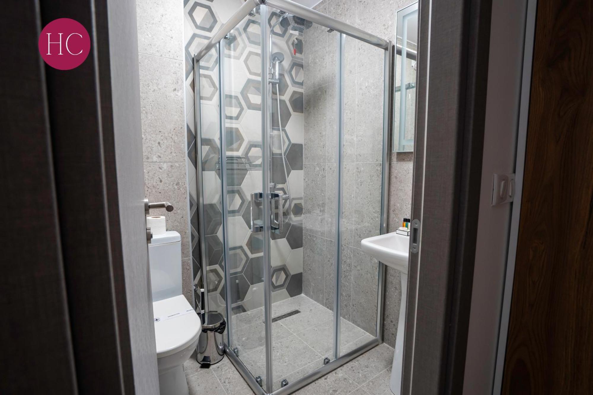 Central Hotel, Fitness And Spa Vinica Bagian luar foto