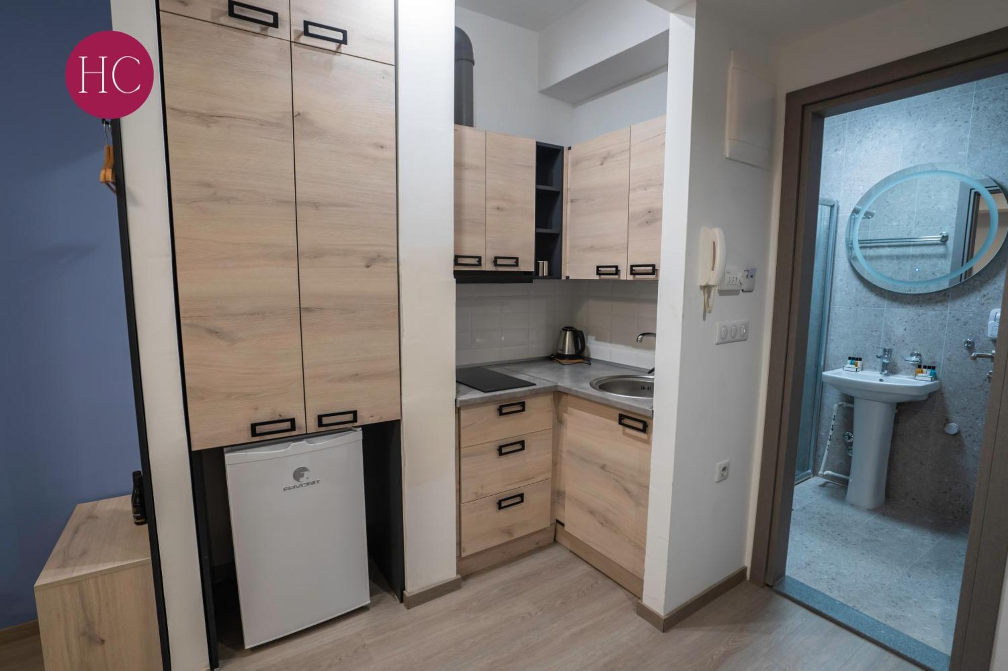 Central Hotel, Fitness And Spa Vinica Bagian luar foto