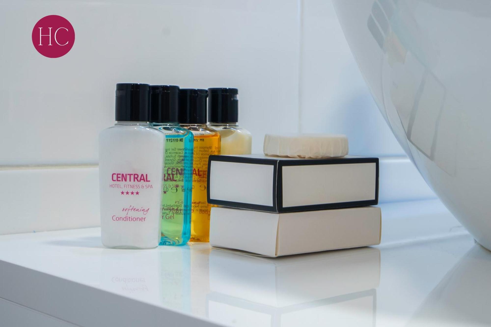 Central Hotel, Fitness And Spa Vinica Bagian luar foto