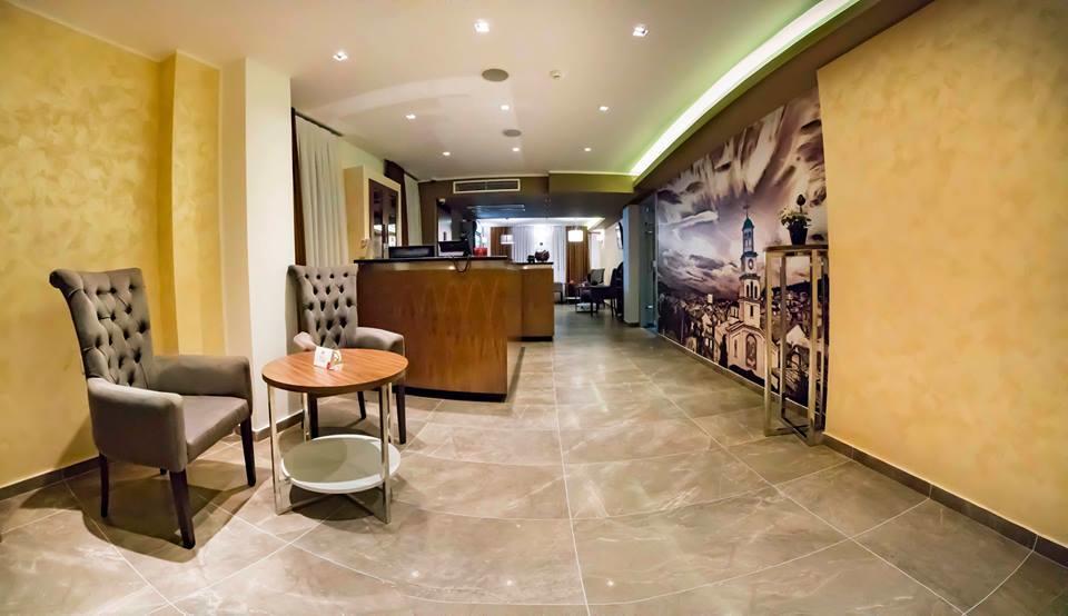 Central Hotel, Fitness And Spa Vinica Bagian luar foto