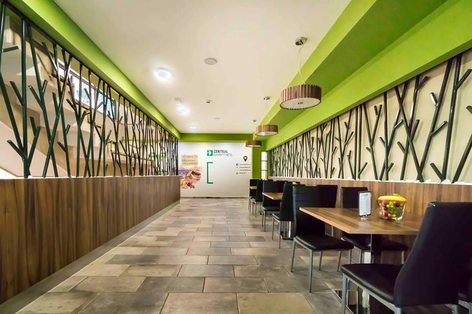 Central Hotel, Fitness And Spa Vinica Bagian luar foto