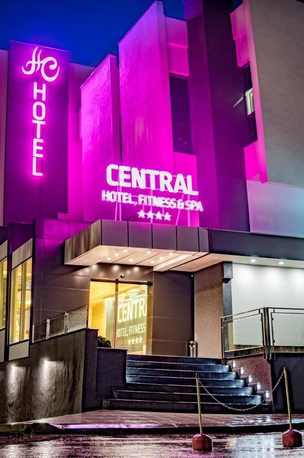 Central Hotel, Fitness And Spa Vinica Bagian luar foto